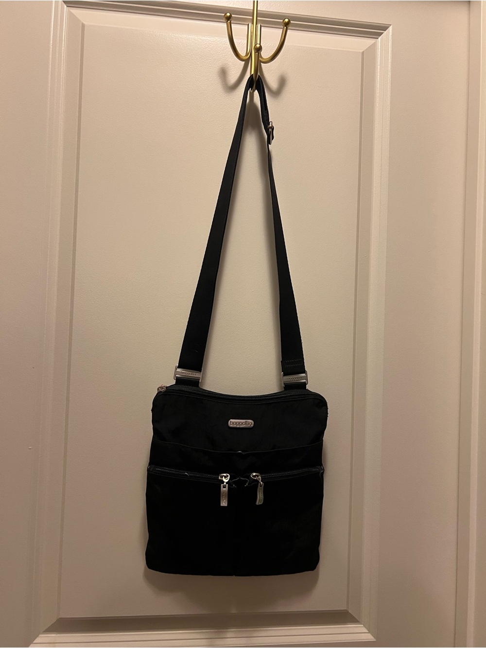 Baggallini Black Nylon Crossbody Messenger Bag